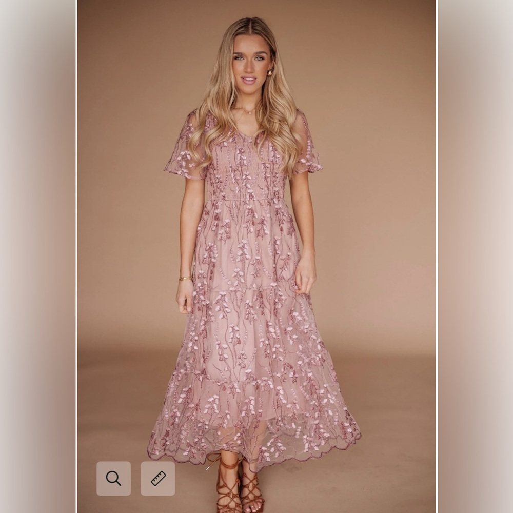 Beautiful mauvy/pink shimmery dress.